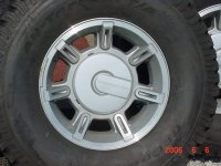 wheel H2 close up.jpg