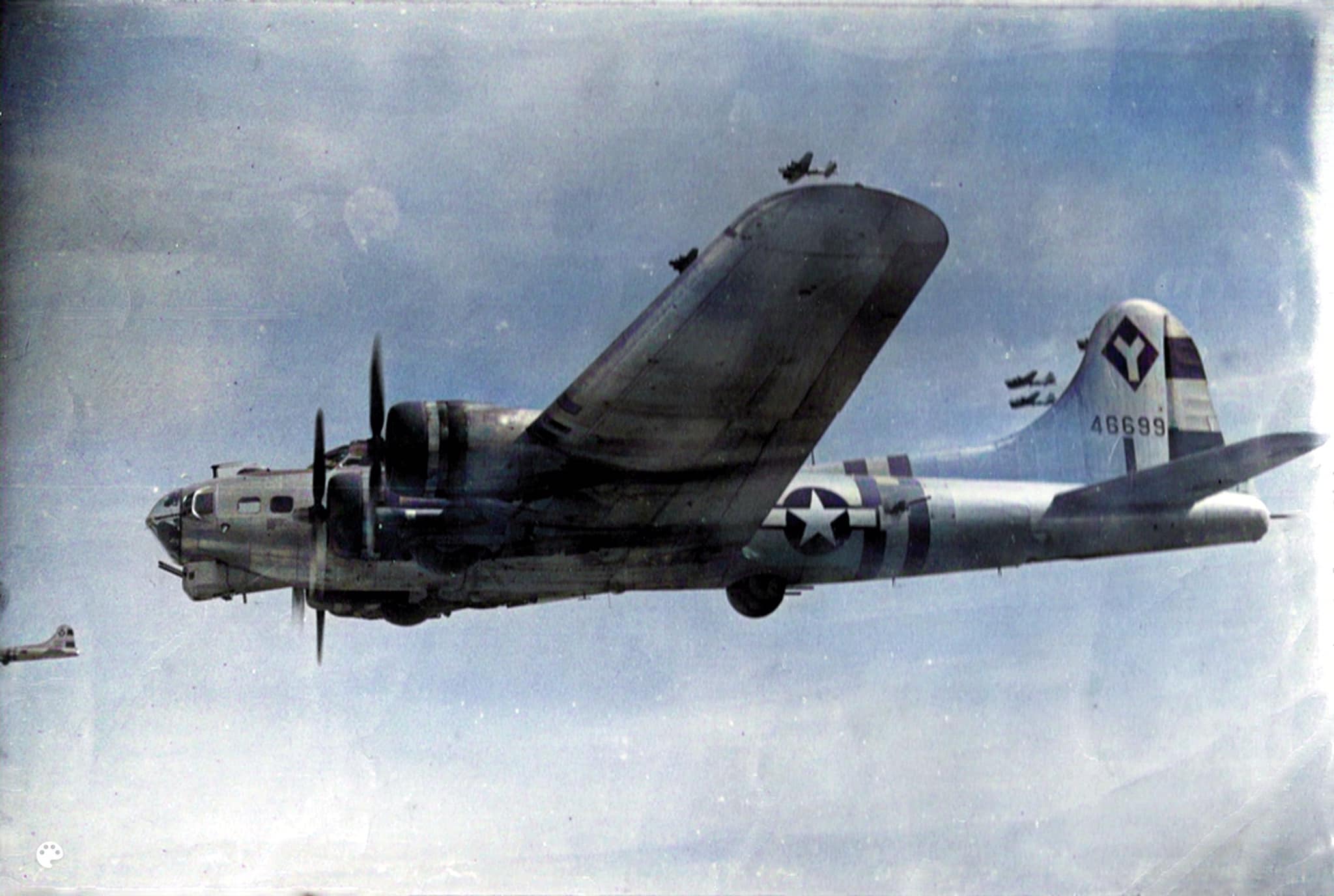 MilitaryPhotos11_B17FlayingFortress.jpg