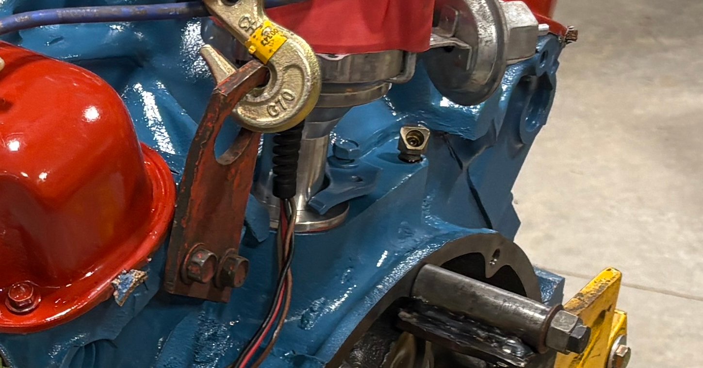 Oil pressure fitting 360.jpg