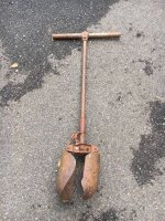 VintagePostHoledigger.jpg