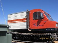 Snow_cat_and_trailer_003.jpg
